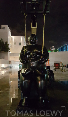 Gallery Daniel Maman - Botero Statue placement in Design District 01