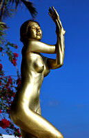 Tomas Loewy Photography - Gold Statue Hahae 008