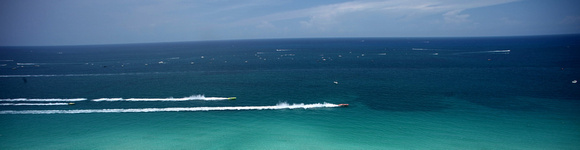 Power Boats Race Sunny Isles seen from Sayan Penthouse 002.jpg